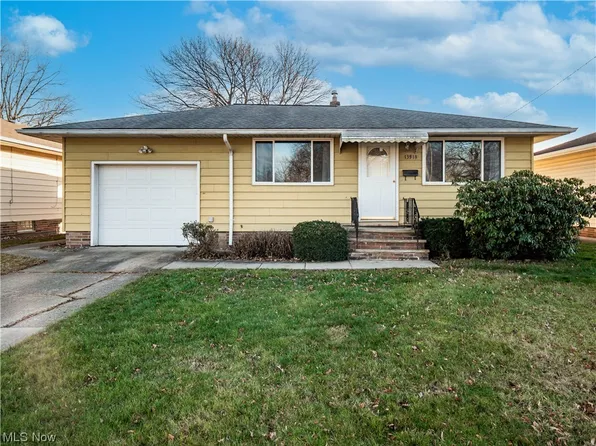 13915 Zaremba Dr, Brookpark, OH 44142