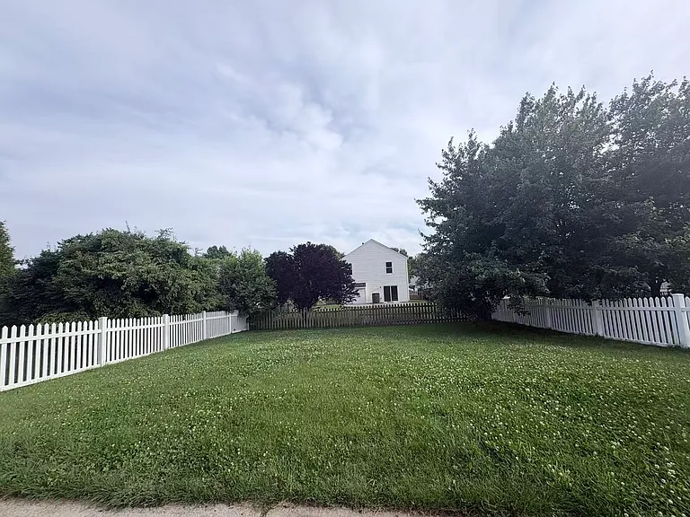 311 Heftner Cir — Photo 4
