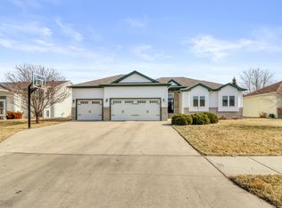 4336 53rd St S, Fargo, ND 58104
