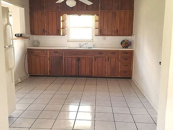 4th image of 1317 Donna Dr