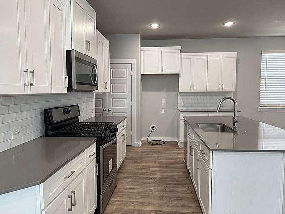 5th image of 2604 Green River Rd