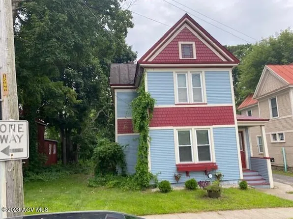 19 Fort Covington St, Malone, NY 12953