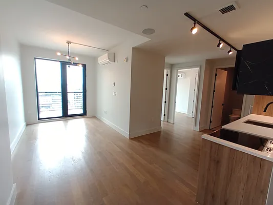 Rented by City Vista Inc | media 56