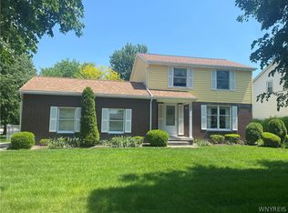 150 Shady Grove Dr, East Amherst, NY 14051