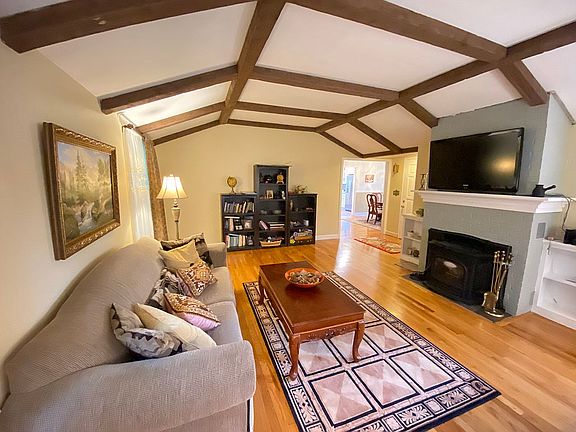 Vaulted ceiling & fireplace