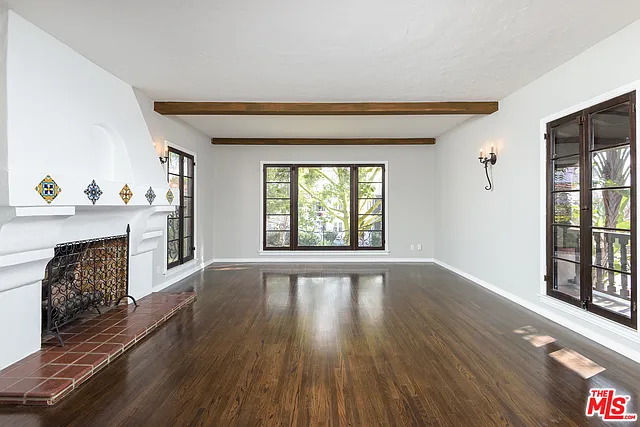 1179 S Hayworth Ave — Photo 5