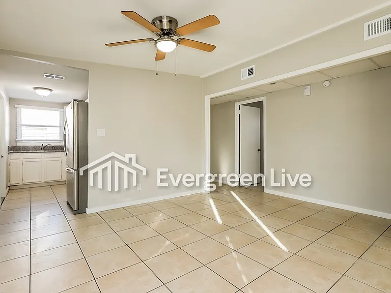 7006 Robindale Rd — Photo 7
