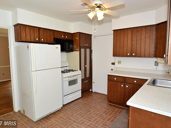 4th image of 8813 N Westland Dr