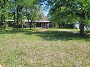 935 S Cardinal Rd, Azle, TX 76020