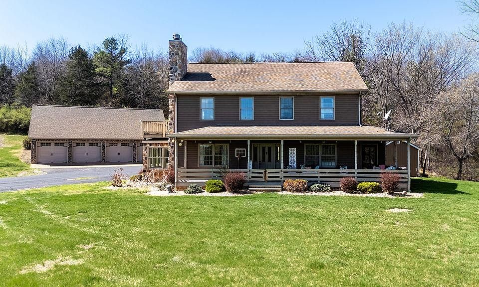 1st image of 840 Commerce Rd