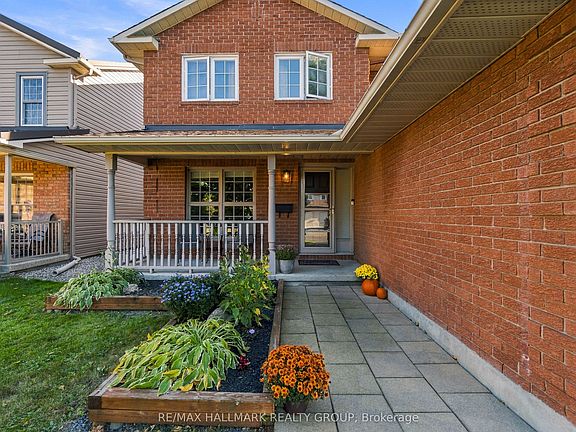 4th image of 1920 Leclair Cres