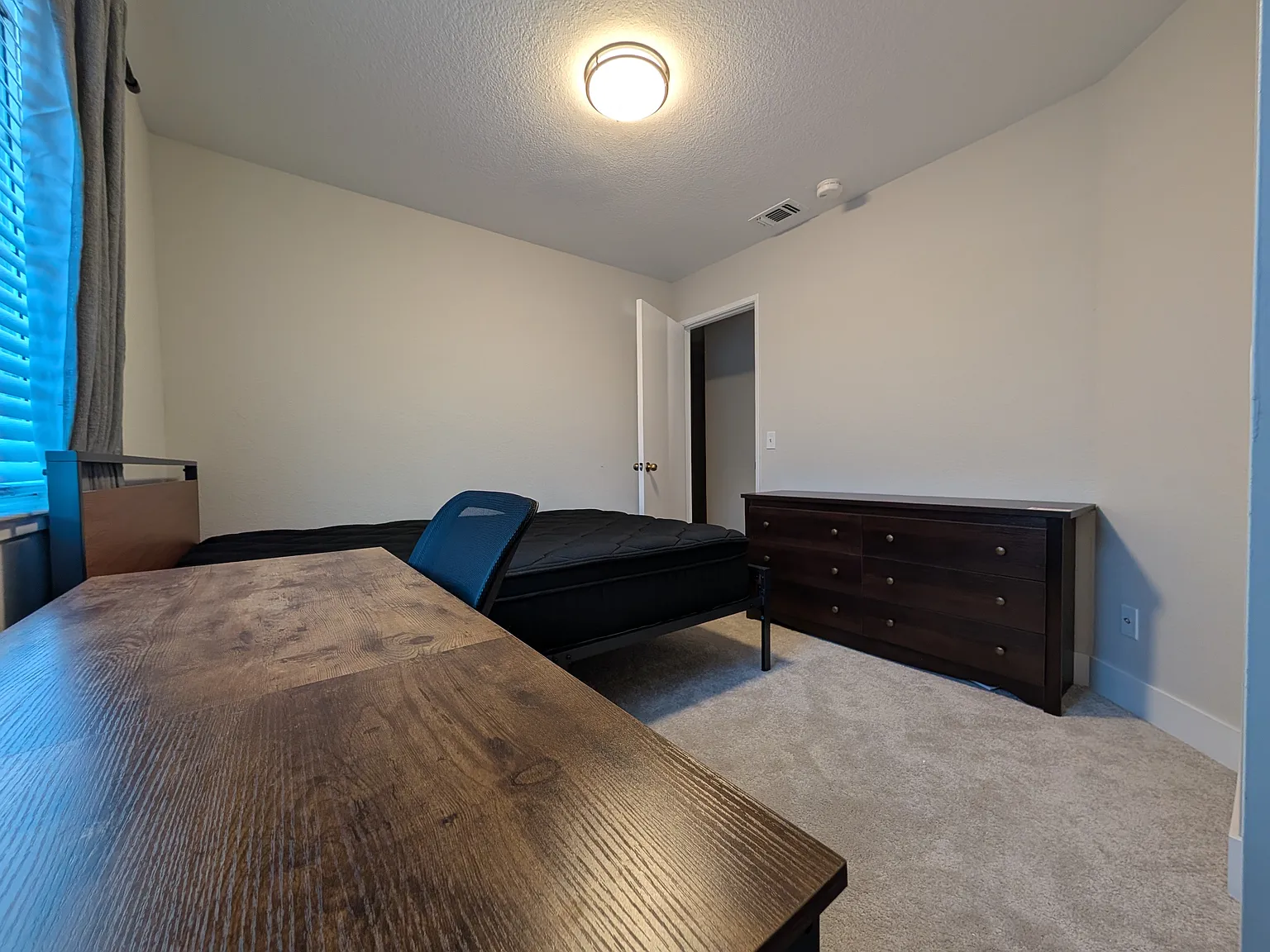 4 bed, 1363 sqft, $1,200 — Photo 3
