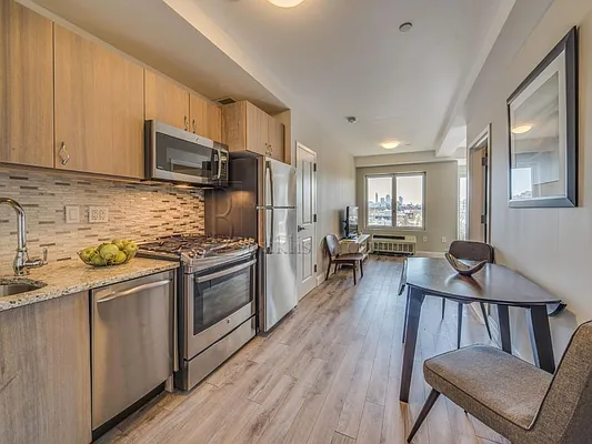 Sold by Bouklis Group | media 1