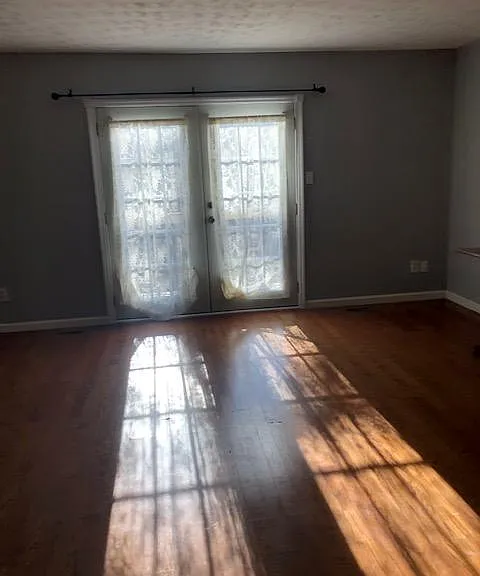 641 Shadywood Ln — Photo 7