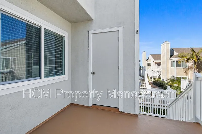 3 bed, 2.0 bath, 1235 sqft, $4,950 — Photo 4