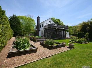 1 Ridgeway Rd, Port Washington, NY 11050