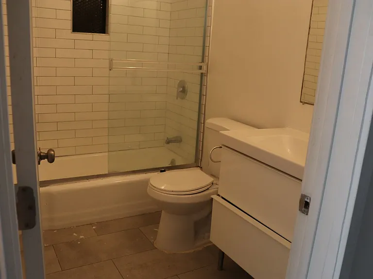 155 W 41st Pl — Photo 14
