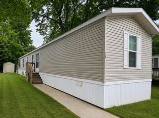 38 W Manor St, Oxford, MI 48371