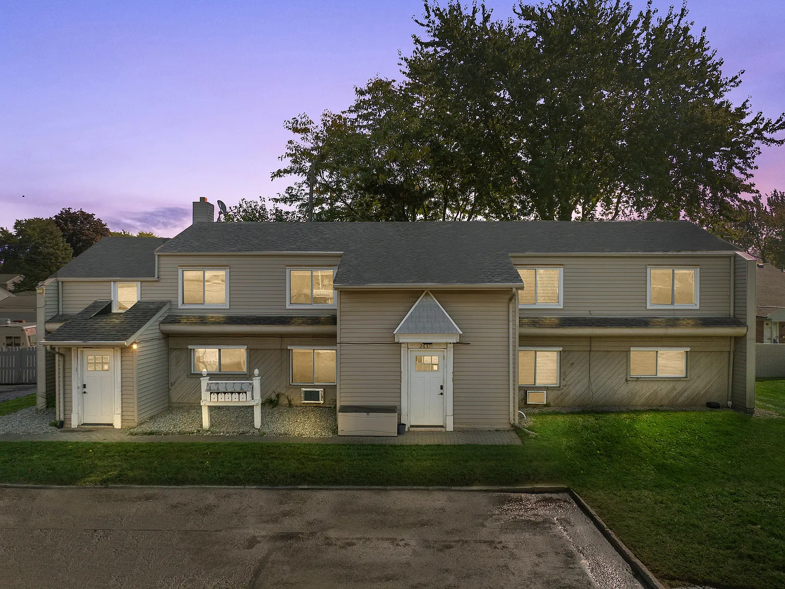 2 bed, 700 sqft, $1,195 — Photo 1