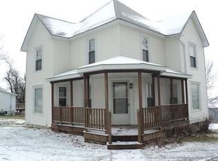 211 W 1st St, Mechanicsville, IA 52306
