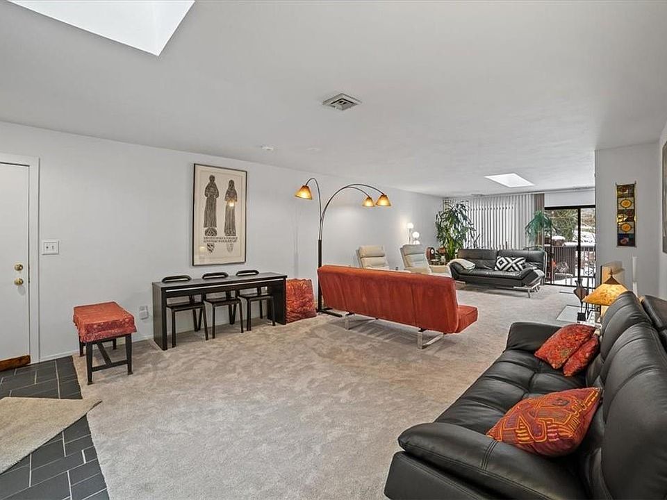 1st image of 487 Martling Avenue