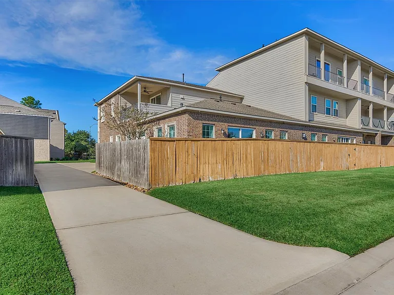 2113 Solstice Blvd — Photo 45