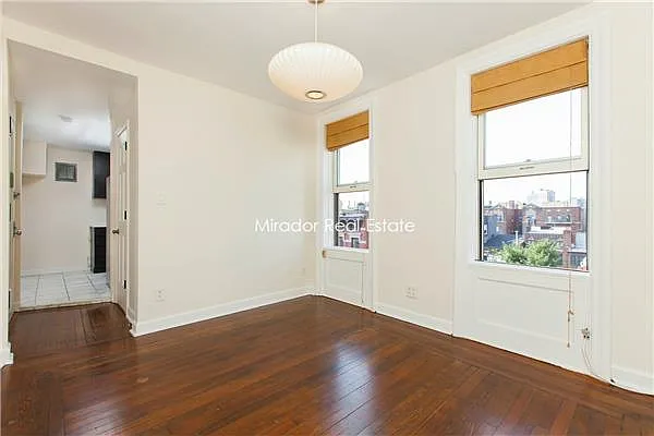 Rented by Mirador Real Estate | media 22