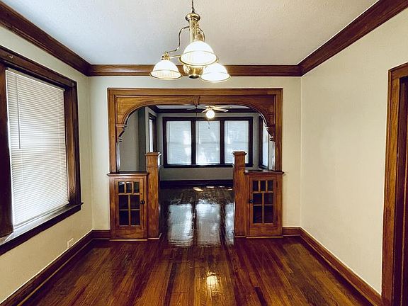 3rd image of 4925 S Keeler Ave #1