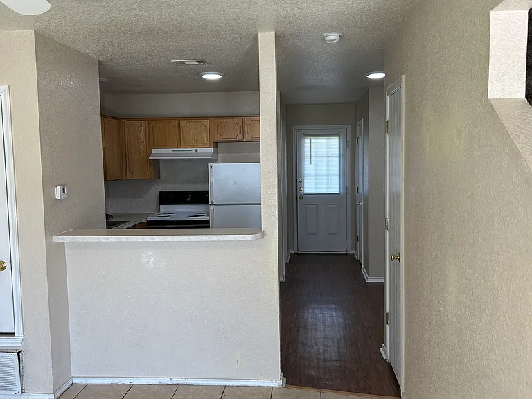 4105 Gus Dr #C — Photo 8