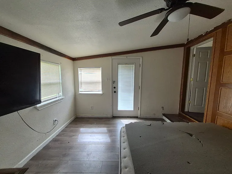 504 Brookman S — Photo 15