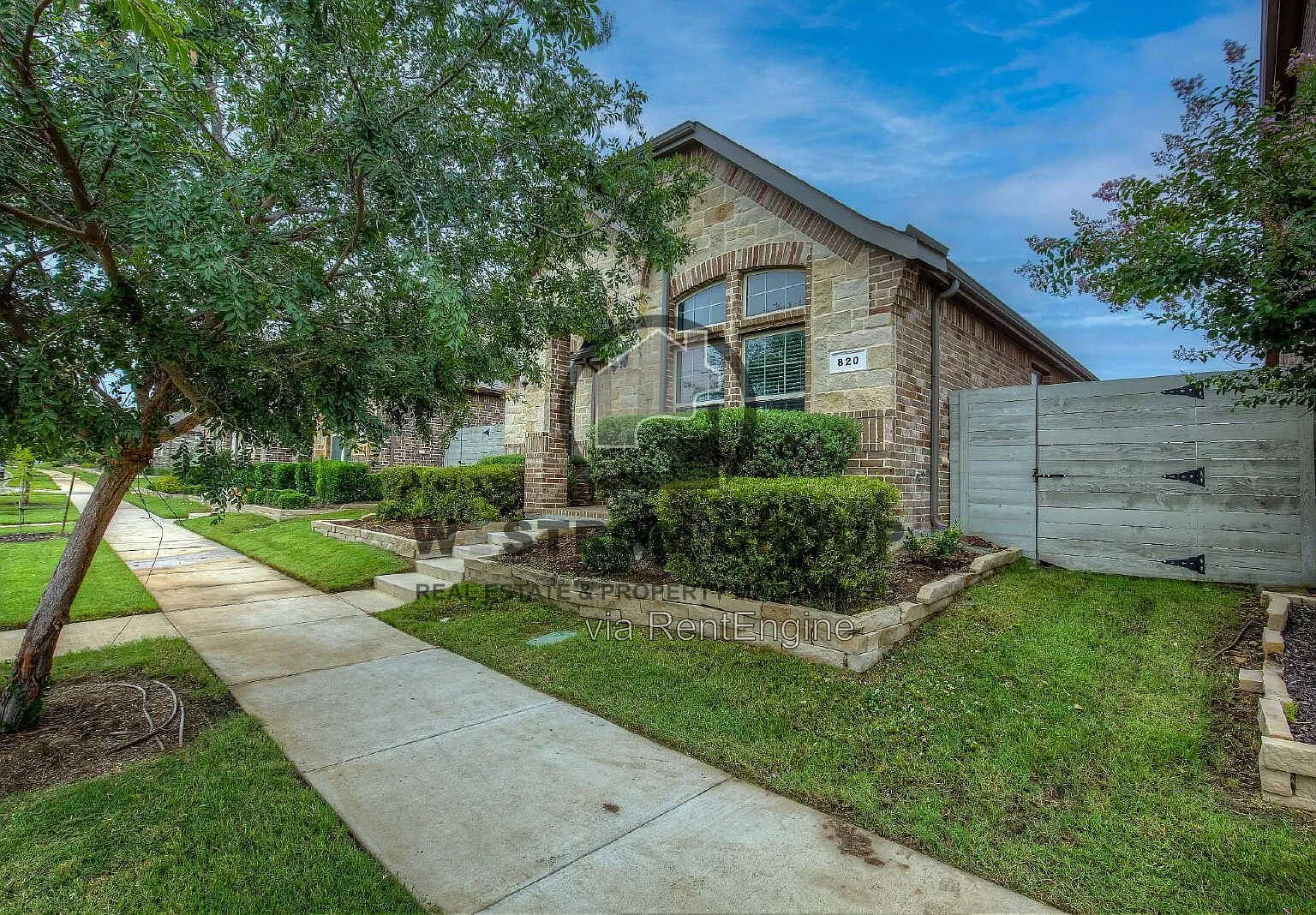 3 bed, 2.5 bath, 1864 sqft, $2,495 — Photo 2