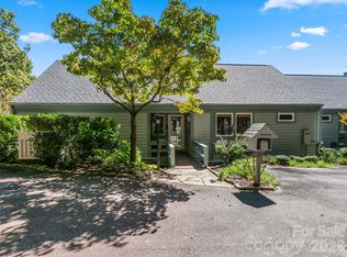 114 Sunny View Ln, Flat Rock, NC 28731