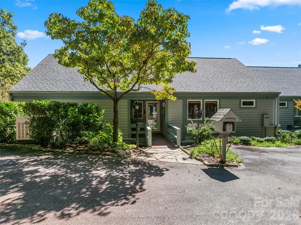 114 Sunny View Ln, Flat Rock, NC 28731
