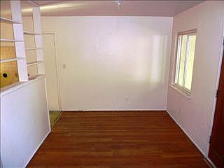 4th image of 1636 S Sacramento St