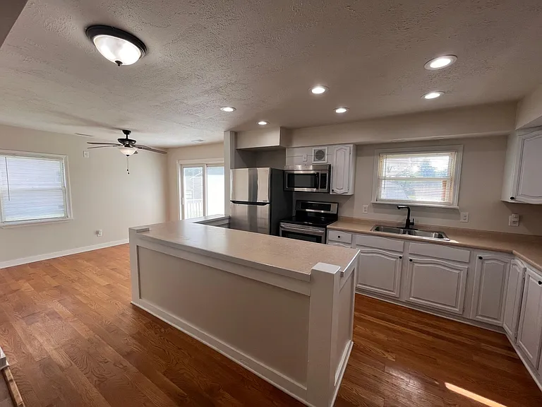 8829 Croton Rd — Photo 3