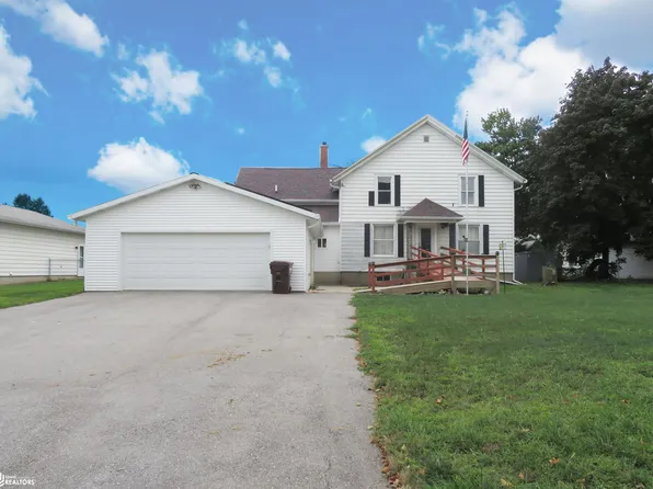 110 3rd St NE, State Center, IA 50247