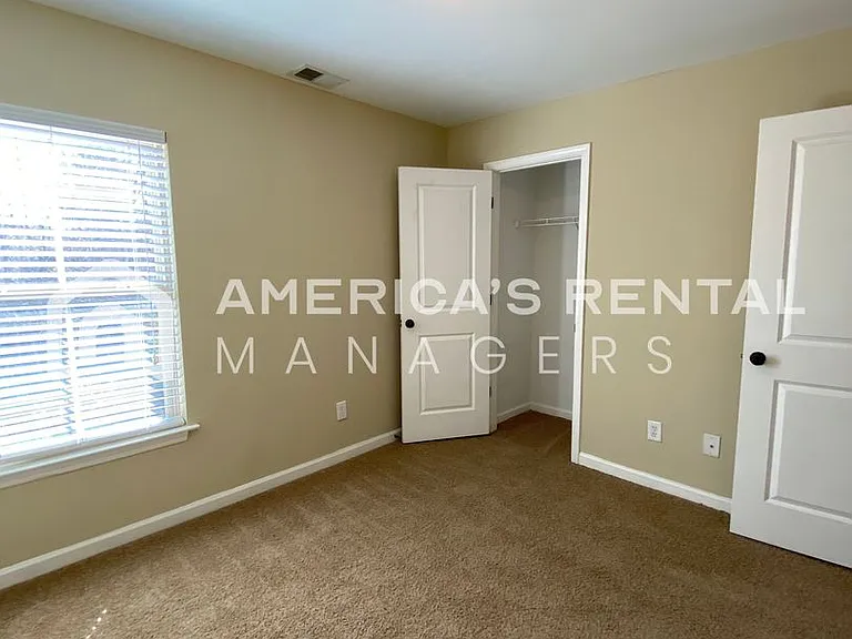 133 The Heights Dr — Photo 17