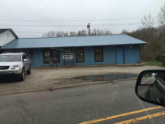 3rd image of 504 W 2nd St