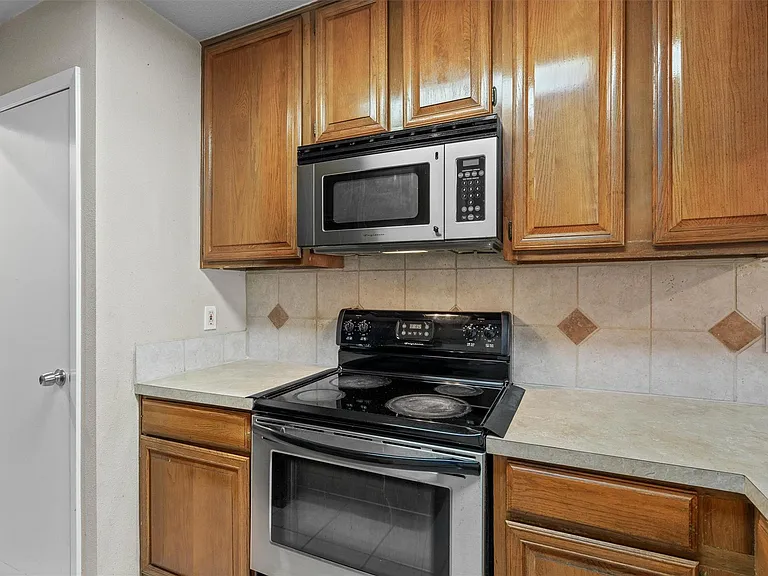 806 W 24th St #326 — Photo 11