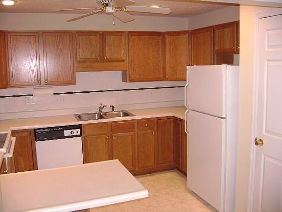 3rd image of 4911 N Arbor Woods Ct Unit 4911-103