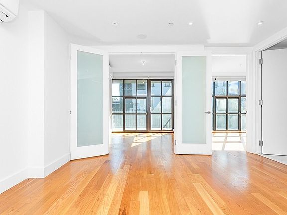 2nd image of 1040 Dean St #207X