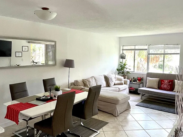 830 SW 9th Street Cir #201 — Photo 11