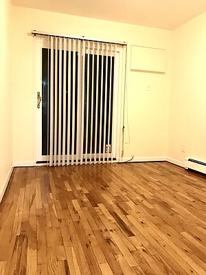 Rented by Zikos Realty Services | media 18