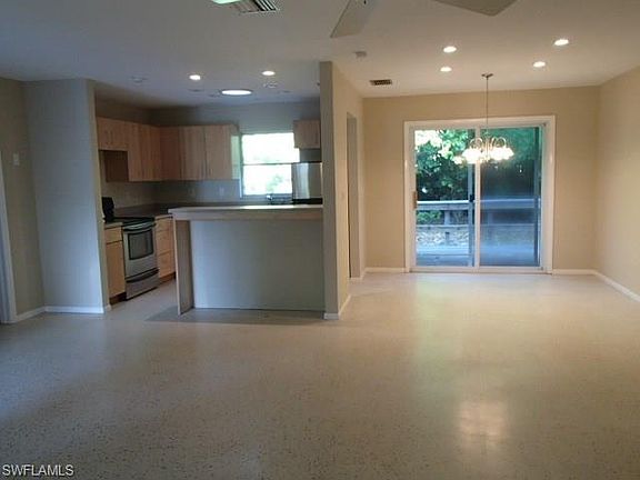 2nd image of 1948 Roseate Ln
