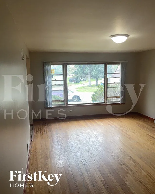 Building Photo - 659 Paxton Ave