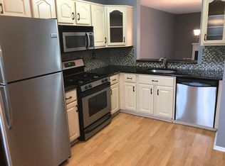 2 Wellington Ct #302, East Windsor, NJ 08520
