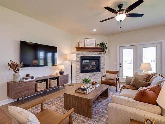 3rd image of 19409 S Country Dr
