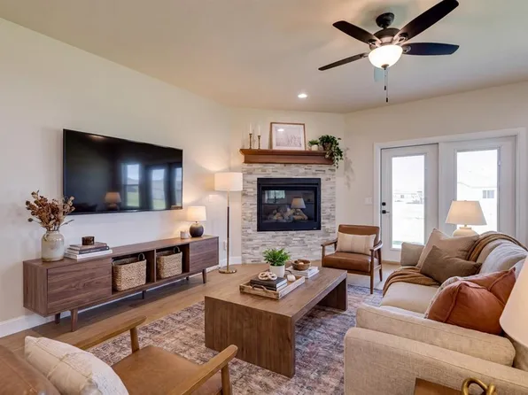 19409 S Country Dr, Edmond, OK 73012