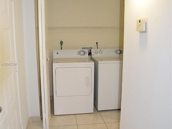 4th image of 3195 Coral Lake Dr