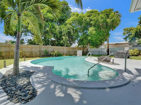 965 Pine Ridge Drive, Plantation, FL 33317